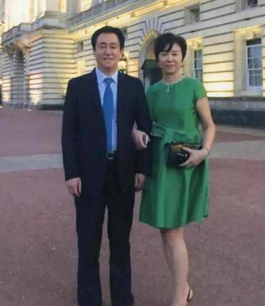 不明身份的女人